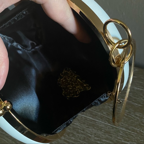 NEW Floral Round Clutch Box Bag Rhinestones Circle Handle - Picture 3 of 11